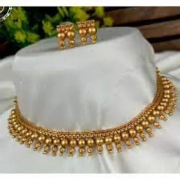 Attractive Treaditional Necklaces   